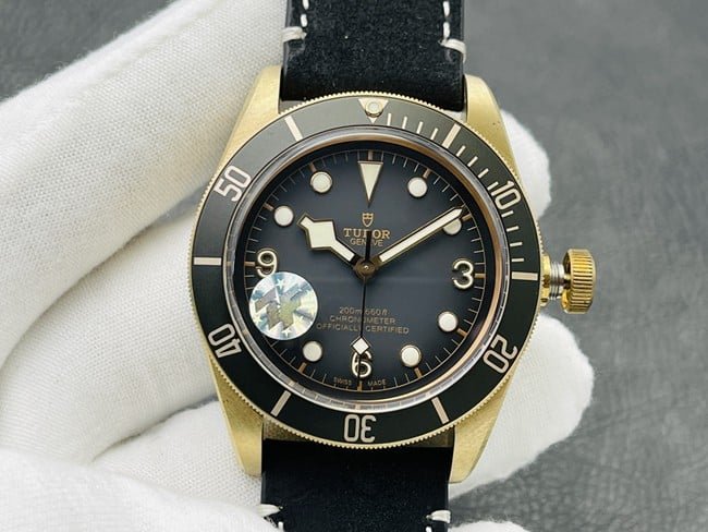 ZF Factory Tudor Herren-Bivouac M79250BA-0001 1:1 Super A Clone: Gebürstetes Aluminium-Bronze-Gehäuse mit schiefergrauem Zifferblatt — luxury replica watch guide | Watch Replica Expert