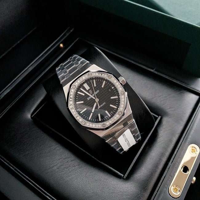 Audemars Piguet Royal Oak 15451ST Diamond-Set Bezel 37mm 1:1 Super Clone Stainless Steel and Gold Watch with VS1 Diamonds — luxury replica watch guide | Watch Replica Expert