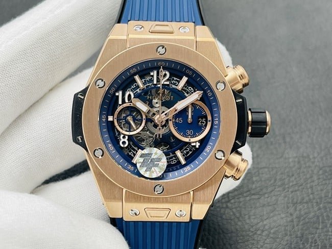 ZF Factory Hublot BIG BANG Super Clone-Herrenuhr mit 44-mm-Goldgehäuse, UNICO HUB 1280-Chronographenwerk und blauem Kautschukarmband — luxury replica watch guide | Watch Replica Expert
