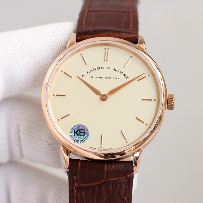 top-tier replica Lange SAXONIA series two-hand rose gold steel case front view