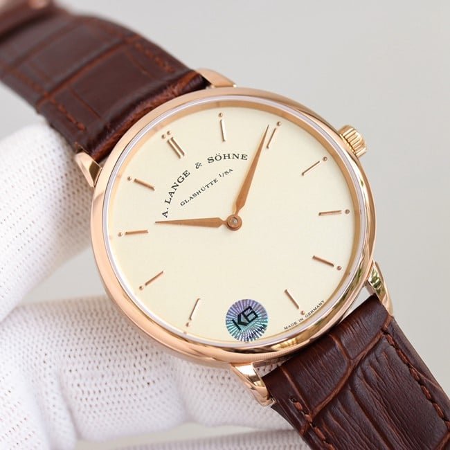 top-tier replica Lange SAXONIA series two-hand rose gold steel case front view