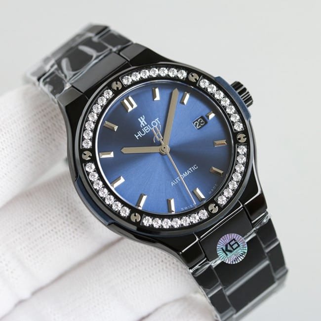 top-tier replicaHublot Big Bang Sang Bleu series V3 upgraded version tattoo watch front view