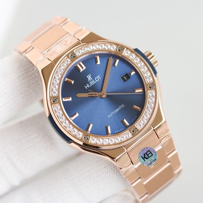 top-tier replicaHublot Big Bang Sang Bleu series V3 upgraded version tattoo watch front view