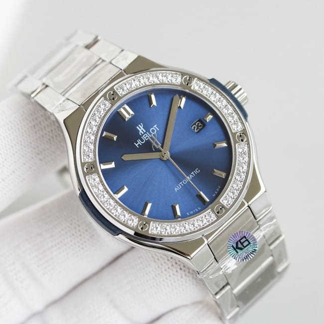 top-tier replicaHublot Big Bang Sang Bleu series V3 upgraded version tattoo watch front view