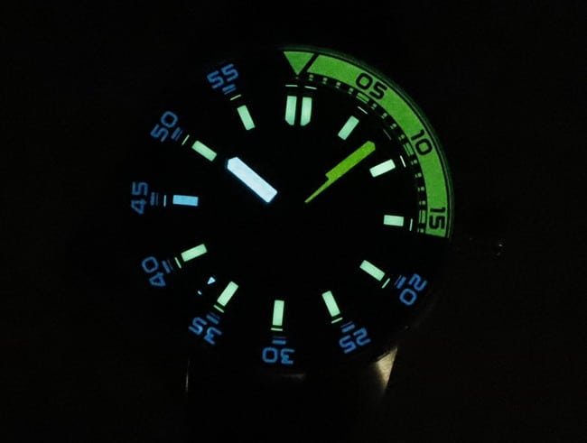 top-tier replica watch IWC ocean series yellow minute hand black rubber strap watch lume picture