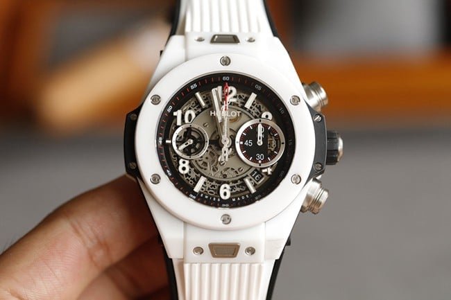 top-tier replica watch HublotBIG BANG series 411.NM.1170.RX white shell black dial jewelry watch front view