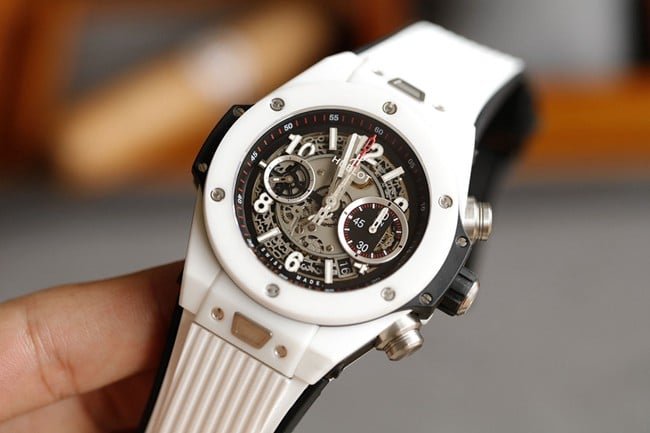 top-tier replica watch HublotBIG BANG series 411.NM.1170.RX white shell black dial jewelry watch front view