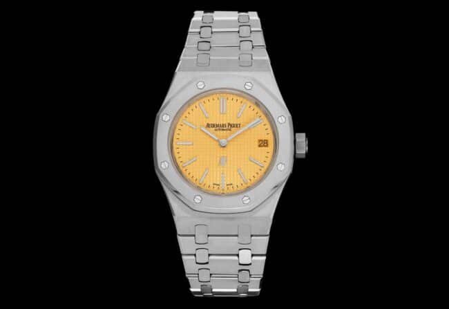 top-tier replica watch Audemars PiguetRoyal Oak15202 two-hand mechanical movement white steel yellow bottom men's watch front view