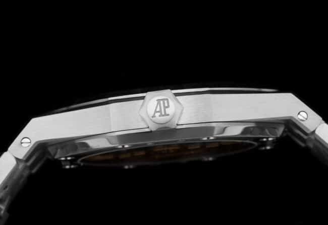 top-tier replica watch Audemars PiguetRoyal Oak15202 two-hand mechanical movement white steel yellow bottom men's watch front view side view
