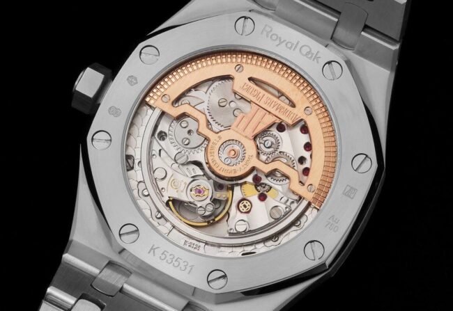 top-tier replica watch Audemars PiguetRoyal Oak15202 two-hand mechanical movement white steel yellow bottom men's watch front view movement picture