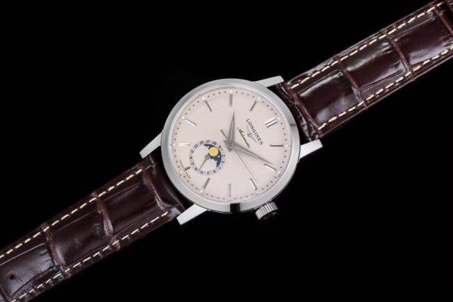 top-tier replica watch Longines classic retro series 1832 white steel white bottom mechanical men's watch front view