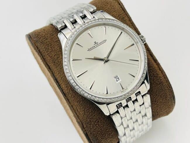 top-tier replica watch Jaeger-LeCoultre ultra-thin master series white steel white bottom men's watch front view