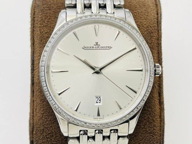 top-tier replica watch Jaeger-LeCoultre ultra-thin master series white steel white bottom men's watch front view