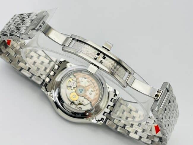 top-tier replica watch Jaeger-LeCoultre ultra-thin master series white steel white bottom men's watch clasp picture