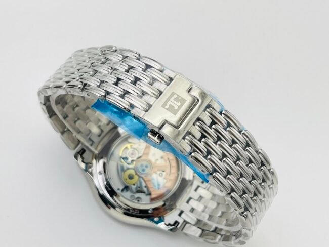 top-tier replica watch Jaeger-LeCoultre ultra-thin master series white steel white bottom men's watch bracelet picture