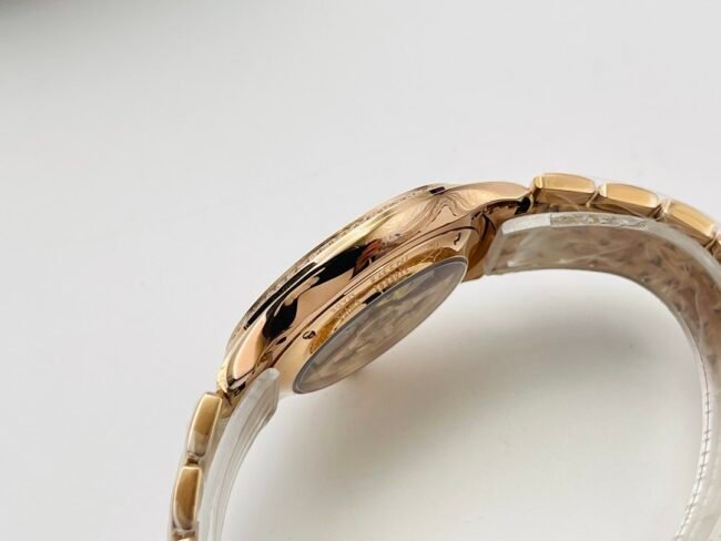 top-tier replica watch Jaeger-LeCoultre 18k gold men's watch ultra-thin master series side view