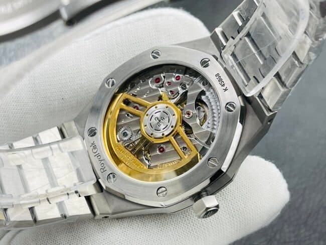 top-tier replica watch Audemars PiguetRoyal Oak15500V2 version white steel black bottom men's watch strength interpretation of the defending steel king movement picture