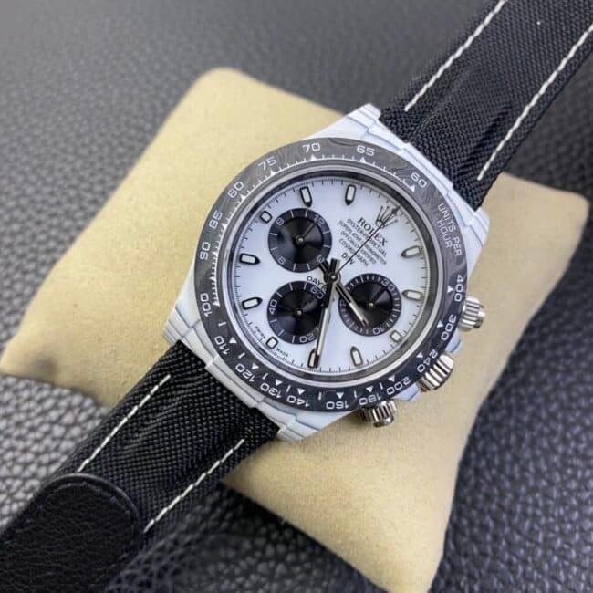 top-tier replica watch Rolex Daytona carbon fiber white Carbon Di customized black dial white bottom men's watch front view