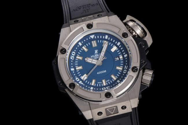 top-tier replica watch Hublot HUBLOTtitanium case king supreme lumeblue dial1400automatic men's mechanical watch front view