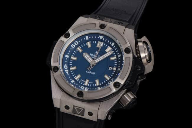 top-tier replica watch Hublot HUBLOTtitanium case king supreme lumeblue dial1400automatic men's mechanical watch front view