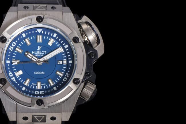 top-tier replica watch Hublot HUBLOTtitanium case king supreme lumeblue dial1400automatic men's mechanical watch detail shots