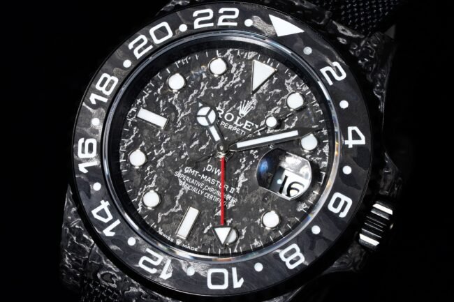 Big factory high-quality replicaVS new product RolexGMT-Master carbon fiber case with hard appearance front view