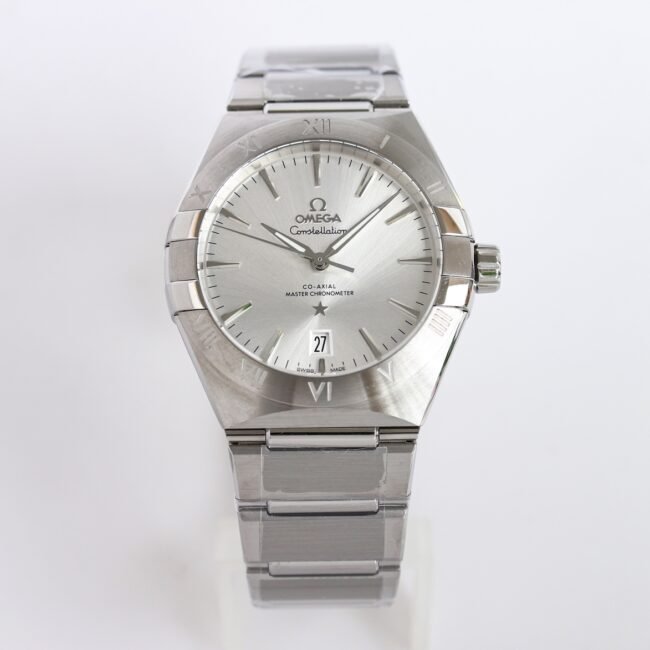 Omega OR Factory Omega Constellation 39 mm One-to-One Super A Imitationsuhr für Herren mit integriertem Edelstahlarmband, Modell 131.10.39.20.02.001 — luxury replica watch guide | Watch Replica Expert
