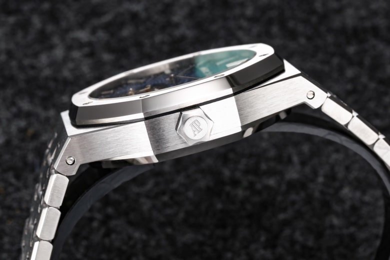 Side view of big factory high-quality replicaR8 factory 2022 Audemars Piguetblue dialRoyal Oak self-winding tourbillon men's watch