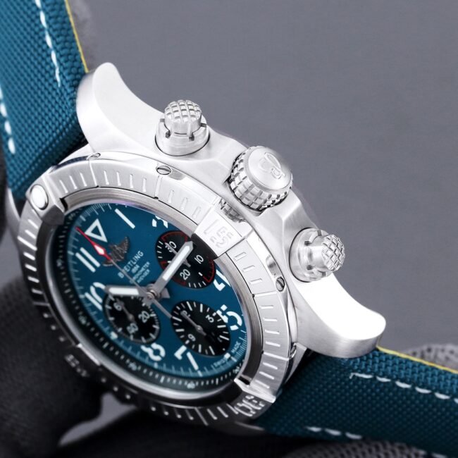 Big factory high-quality replica brand new Breitling Avenger B01chronograph watch original molded men's watch side view