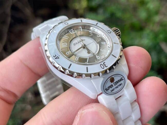 Big factory high-quality replicaEASTceramic new product Chanel ring diamond J12 series ladies watch detail shots