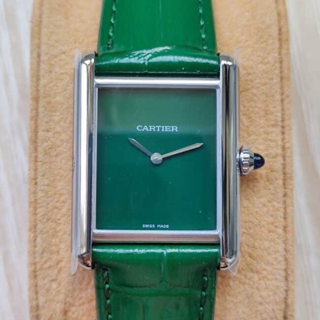 Cartier Tank WSTA0056 Relógio Super Clone Feminino 1:1, Edição Elegante com Pulseira Verde — luxury replica watch guide | Watch Replica Expert