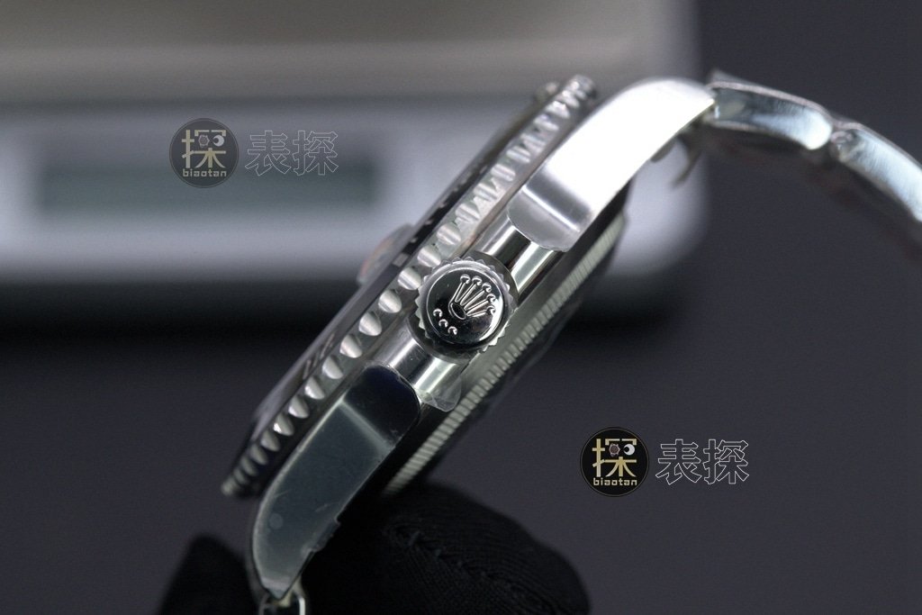 C factory Rolex men's Submariner type 1:1 super clone watch black dialsteel bracelet model m126610ln-0001 side view