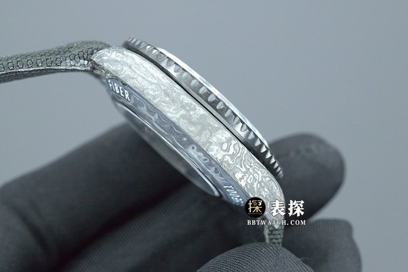 VS FactoryRolex1:1top-tier replica watch men's carbon fiber leather strap model pictures and prices side live photo