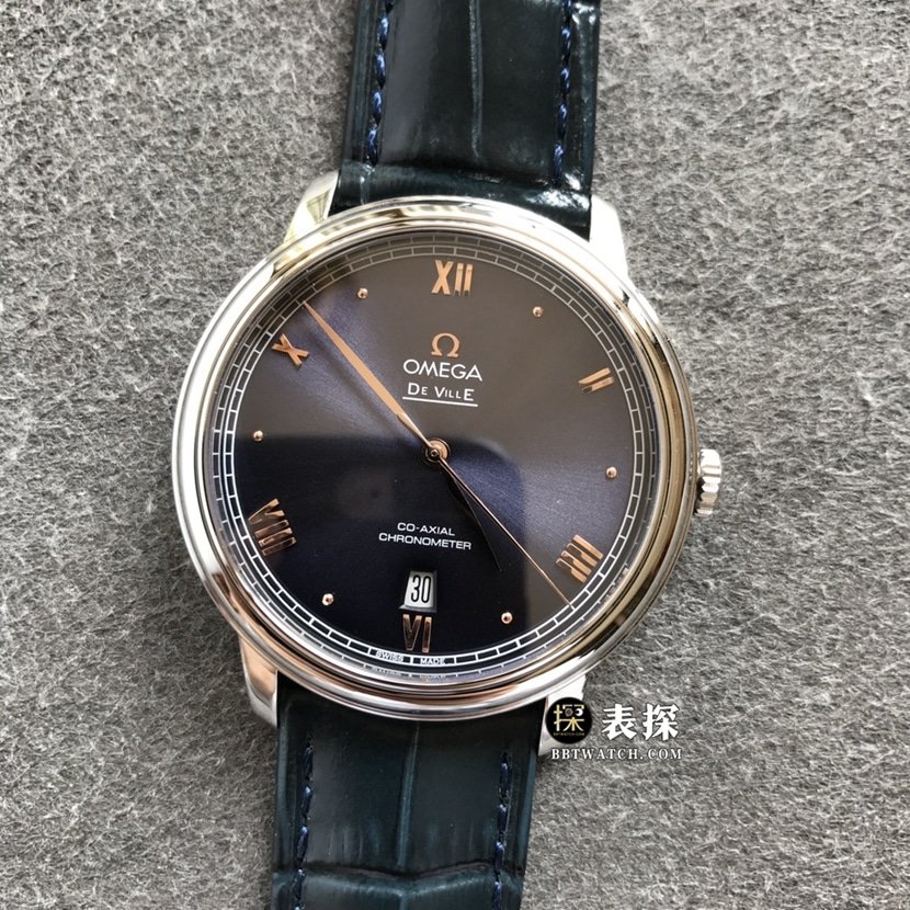 Omega Men's Butterfly Fly 1:1 Top Replica Watch - Modelo com pulseira de aço com mostrador de tecnologia escovada azul escuro — luxury replica watch guide | Watch Replica Expert