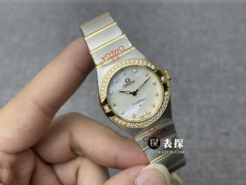 3S factory Omega Constellation 1:1 top-tier replica watch women's white mother-of-pearl plate yellow gold diamond steel bracelet model pictures and prices front live photo