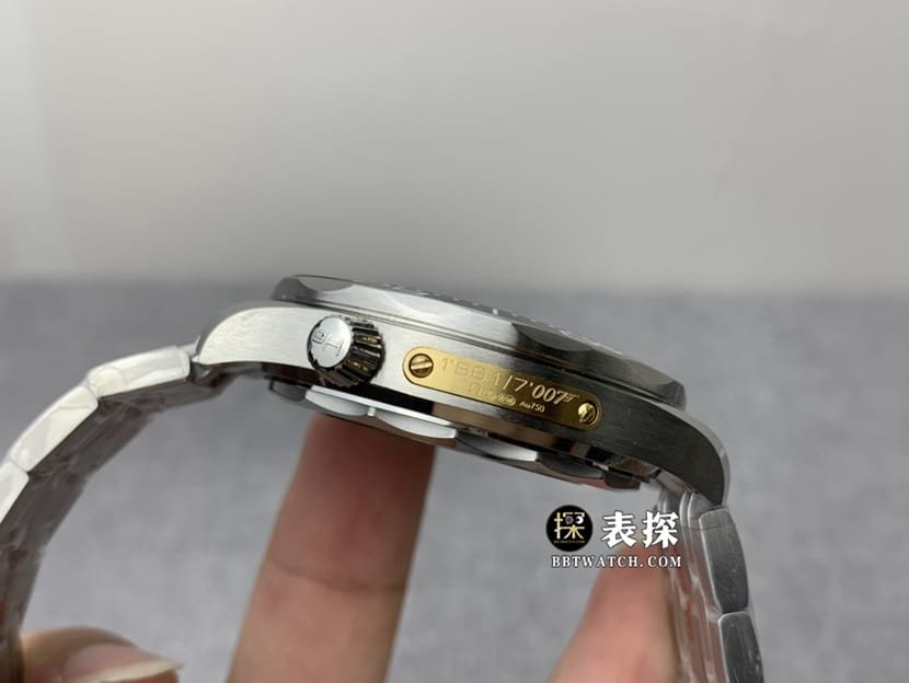 OR factory OmegaSeamastertop-tier replica watch men's black dial laser engraved barrel pattern steel bracelet model pictures and prices side live photo