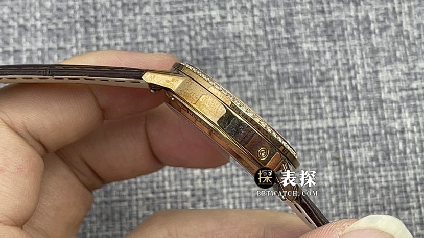 ZF FactoryJaeger-LeCoultre dating super clone watch women's silver dialmoon phaseleather strap model pictures and prices side live photo