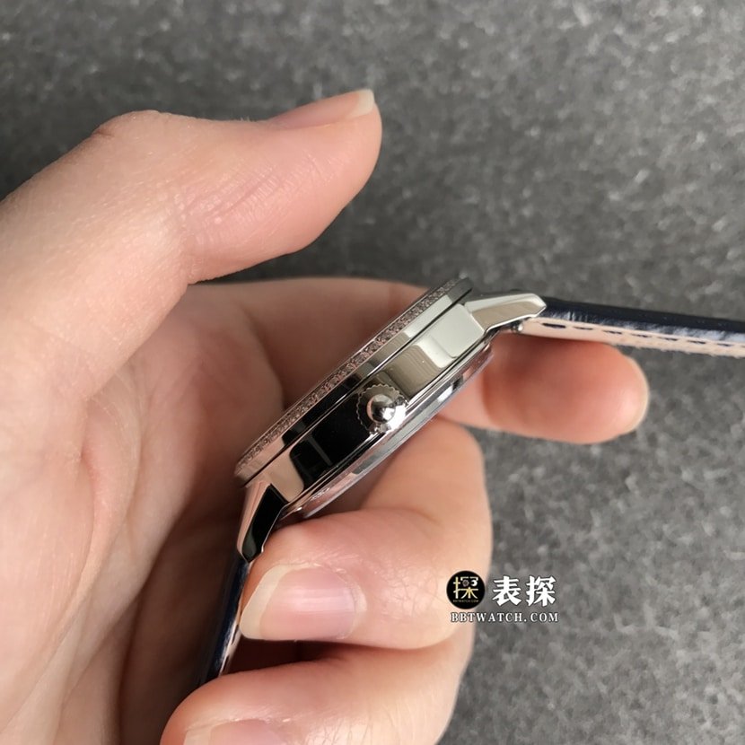 ZF FactoryJaeger-LeCoultre dating 1:1 super clone watch women's silver dialmoon phaseleather strap model pictures and prices side live photo