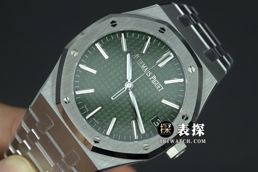 ZF Factory Audemars Piguet Royal Oak 50th Anniversary Edition 15510 1:1 Top-Tier Replica Watch for Men—Green Dial with Steel Bracelet: Images and Price—Front View Actual Photos