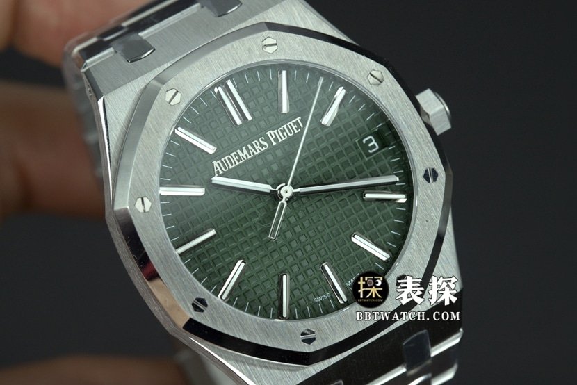 ZF Factory Audemars Piguet Royal Oak 50th Anniversary Edition 15510 1:1 Top-Tier Replica Watch for Men—Green Dial with Steel Bracelet: Images and Price—Front View Actual Photos