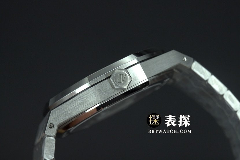 ZF Factory Audemars Piguet Royal Oak 50th Anniversary 15510 1:1 Top Replica Watch Men's Green Dial Steel Band Model Pictures and Price Side Real Shot