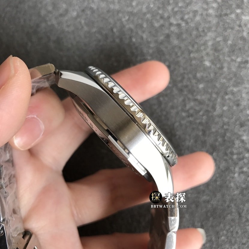 BL factory Breitling Legend Aviation top-tier 1:1high-quality replica watch men's blue panda disc steel bracelet model pictures and prices side live photo