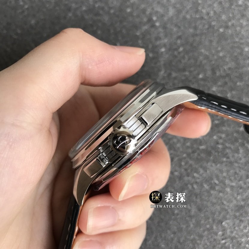 Breitling B01chronographtop-tier 1:1high-quality replica watch men's silver panda disk leather strap model pictures and prices side live photo