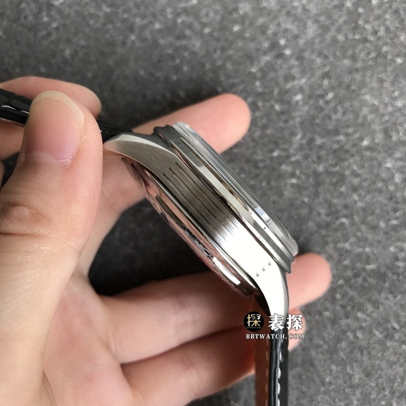 Breitling B01chronographtop-tier 1:1high-quality replica watch men's silver panda disk leather strap model pictures and prices side live photo