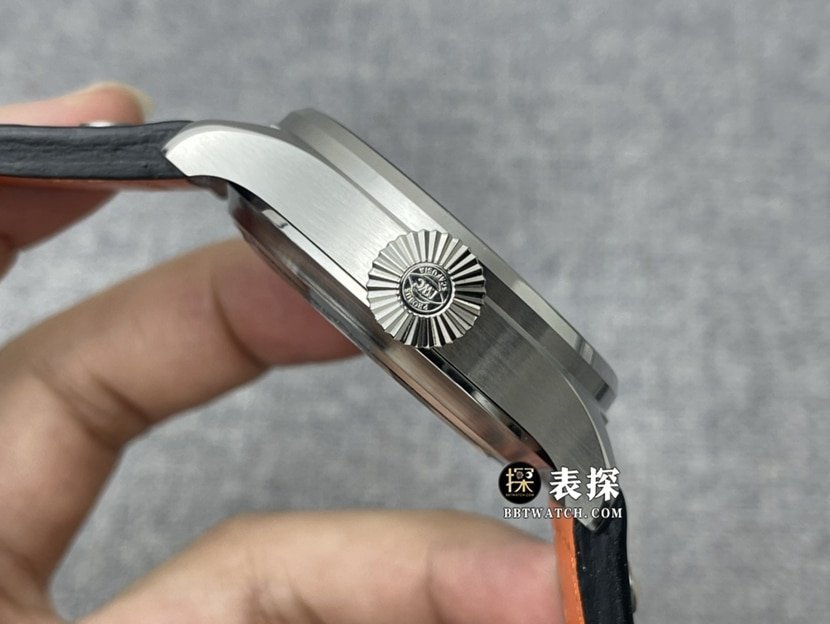 ZF FactoryIWC watch pilot top-tier 1:1super clone watch men's black dialleather strap model pictures and prices side live photo