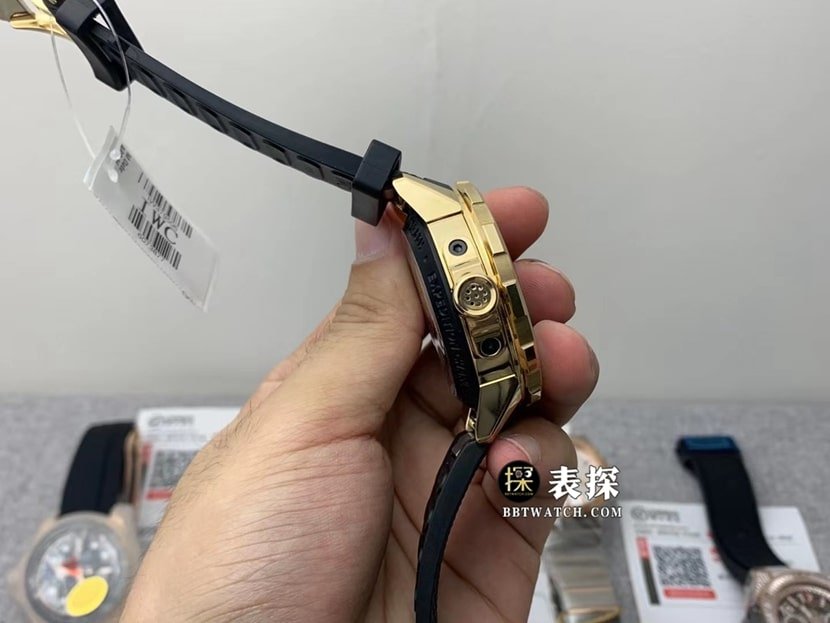 V6 factory IWC watch men's marine timepiece IW379503 black panda dial rubber model picture and price side live photo