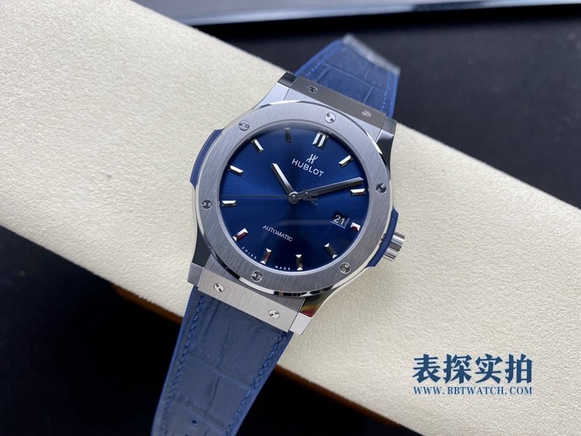 top-tiersuper clone Hublot blue dialHublot classic fusion front