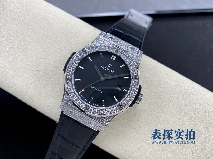 Hublot Classic Fusion 42mm Polished White Glossy Titanium Super Clone 542.NX.1170.LR.1704 — luxury replica watch guide | Watch Replica Expert