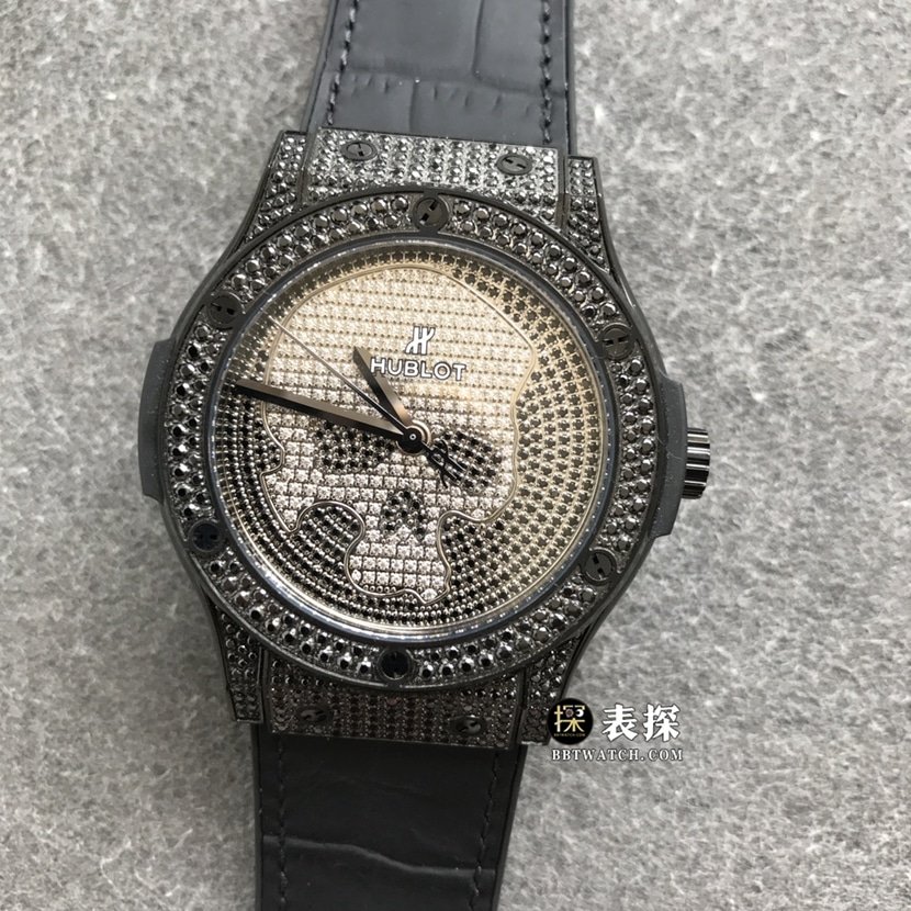 Hublot Classic Fusion Skull Zifferblatt 1:1 Replik-Uhr, Titangürtel Modell 542.ND.9100.LR.1700.SKULL — luxury replica watch guide | Watch Replica Expert