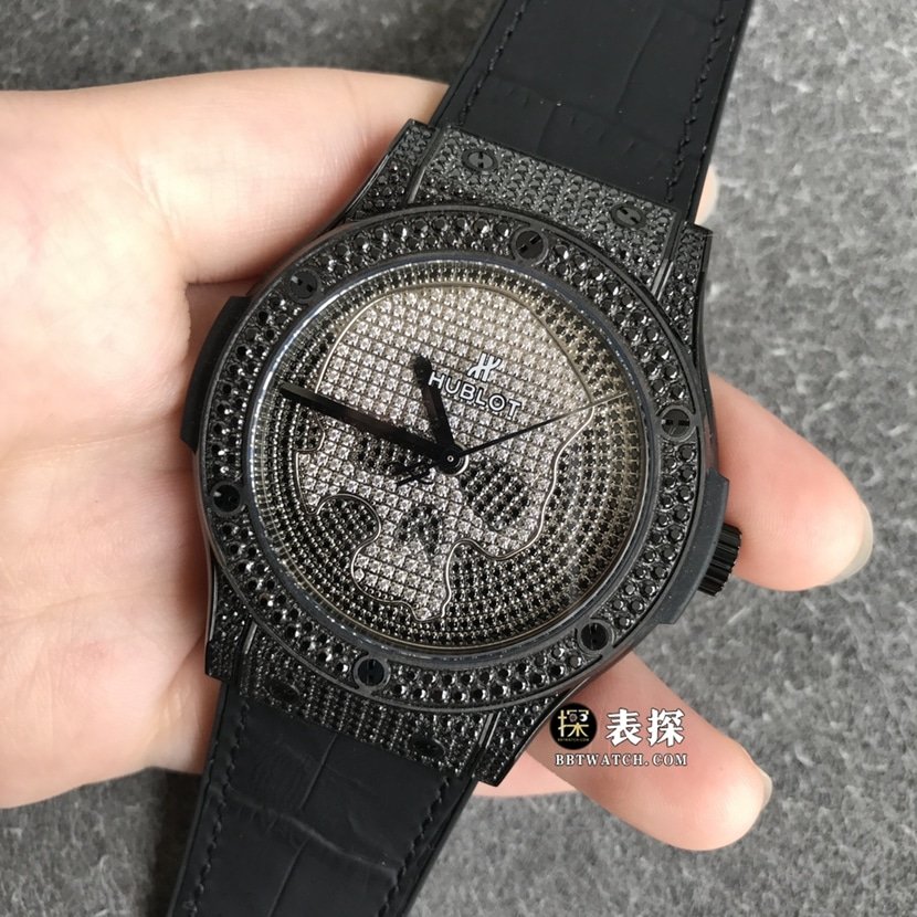 WWF factory Hublot watch men's classic fusion 1:1 super clone watch skull plate leather strap model pictures and prices front live photo